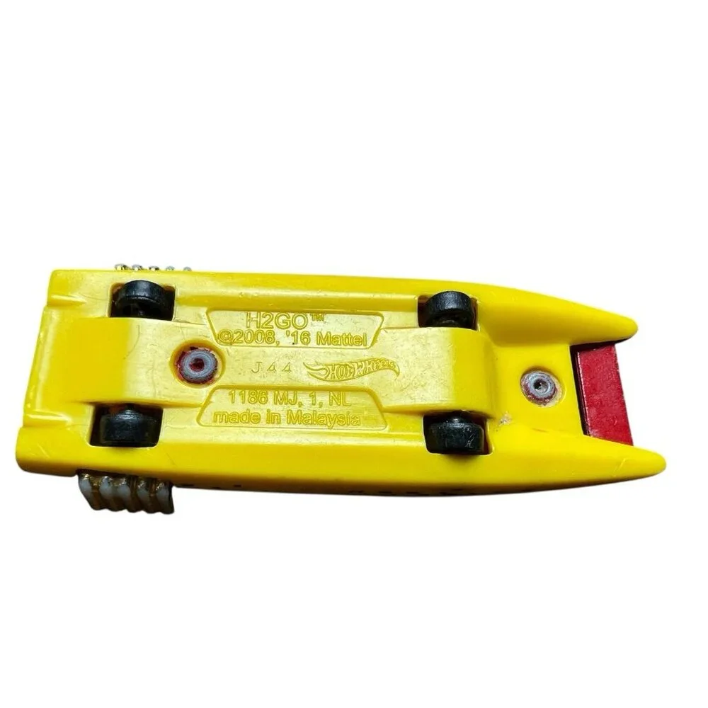 2008 HOT WHEELS H2GO RESCUE UNIT BOAT‎ 1/64 DIECAST RED & GOLD & YELLOW
